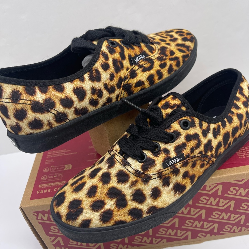 Vans Men’s Authentic Lowpro Sneakers 
Leopard 
Lifestyle, Low Profile - Picture 11 of 16